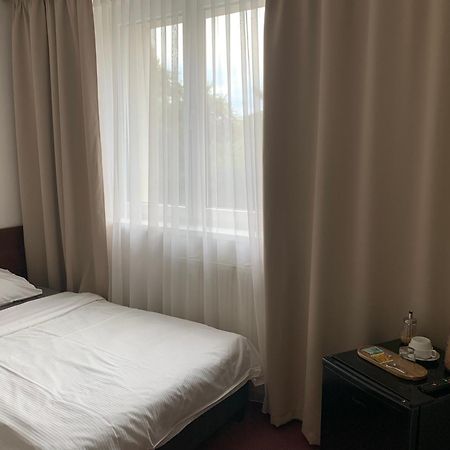 Hotel-Pension Kamyk Прага Екстериор снимка