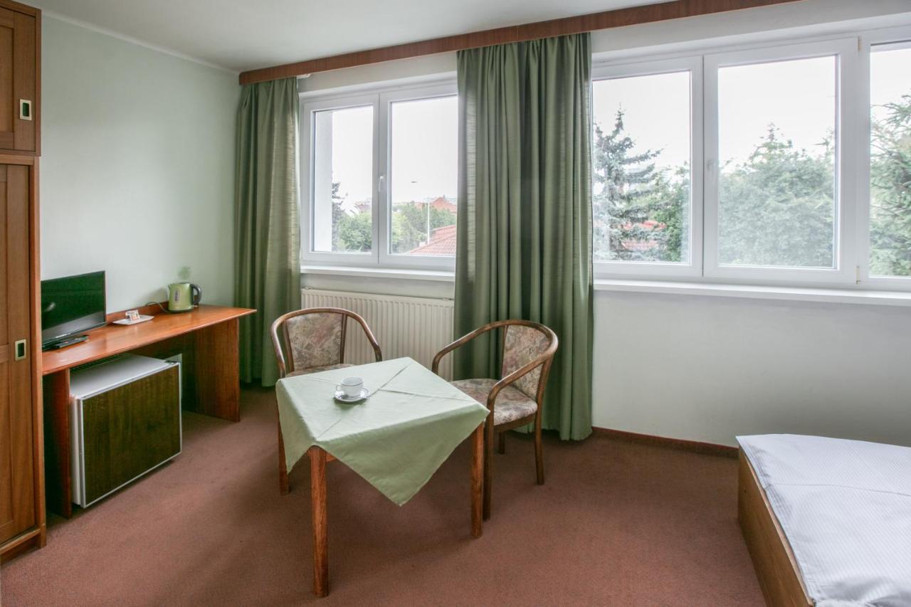 Hotel-Pension Kamyk Прага Екстериор снимка