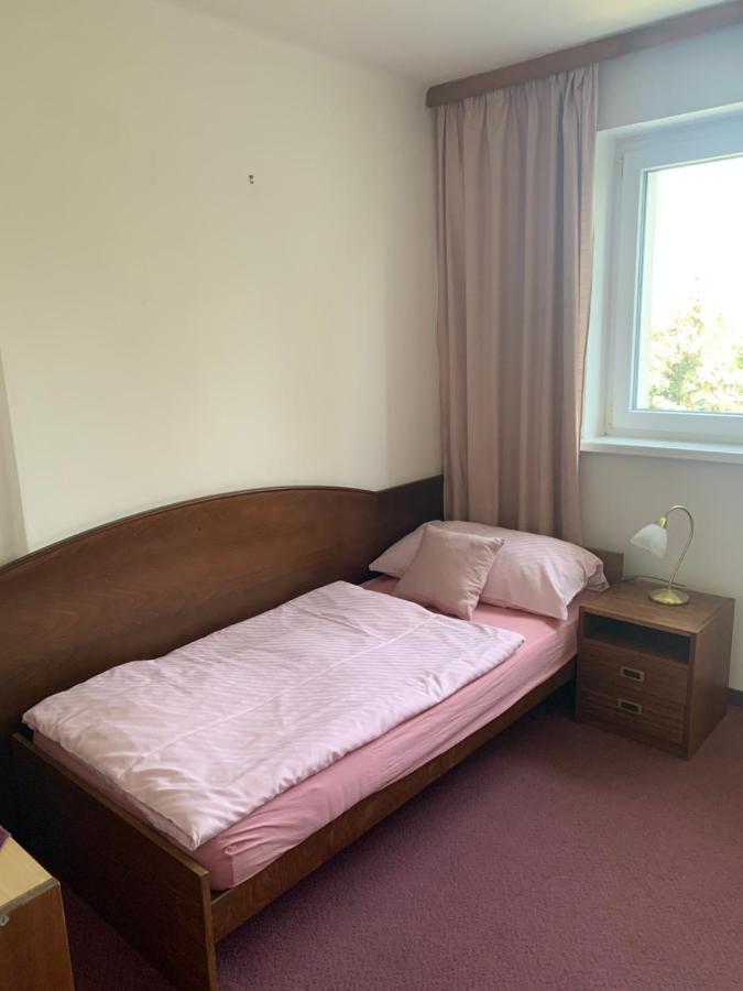 Hotel-Pension Kamyk Прага Екстериор снимка