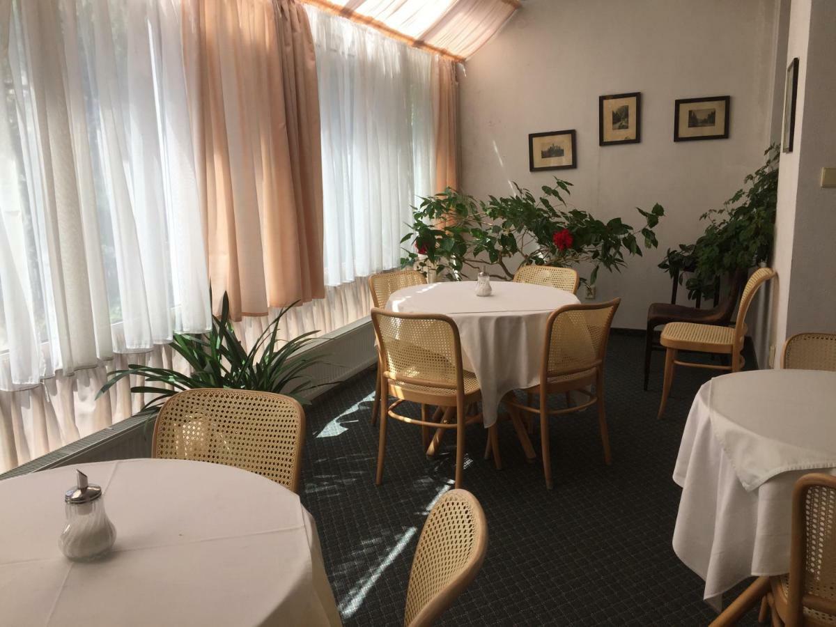 Hotel-Pension Kamyk Прага Екстериор снимка
