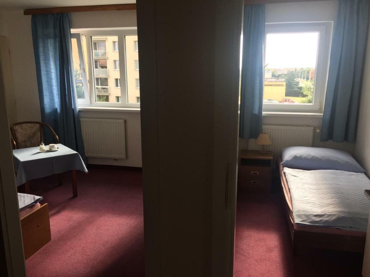 Hotel-Pension Kamyk Прага Екстериор снимка